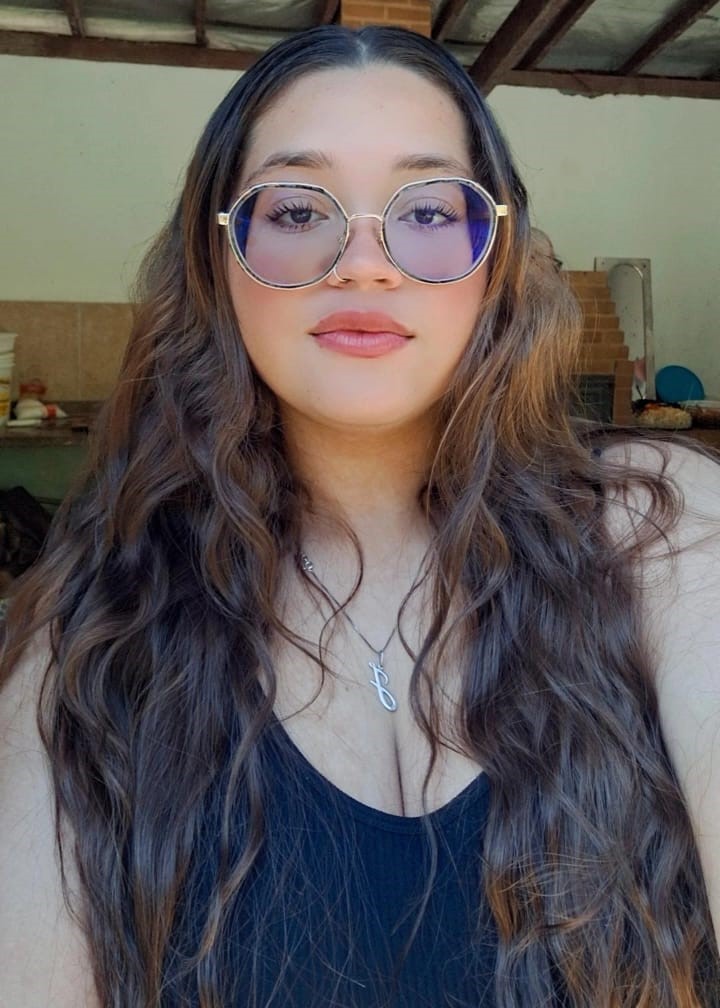 Julia Fernandes Nicolau Costa